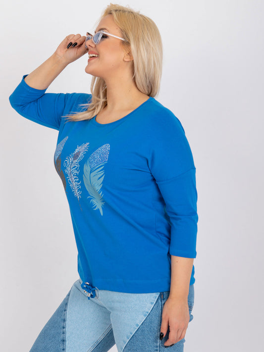 Ciemnoniebieska bluzka plus size z nadrukiem