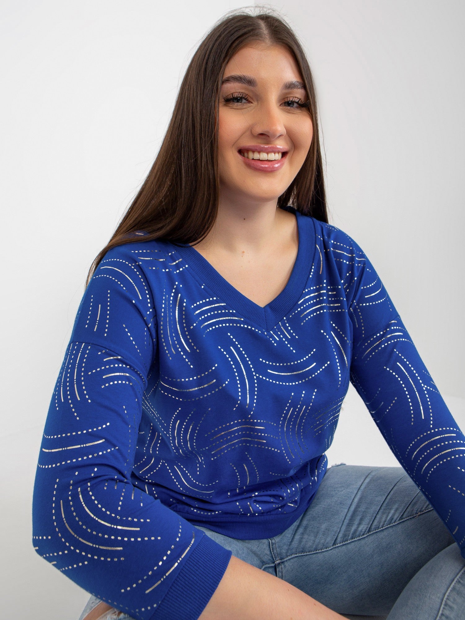 Ciemnoniebieska damska bluzka plus size z nadrukiem