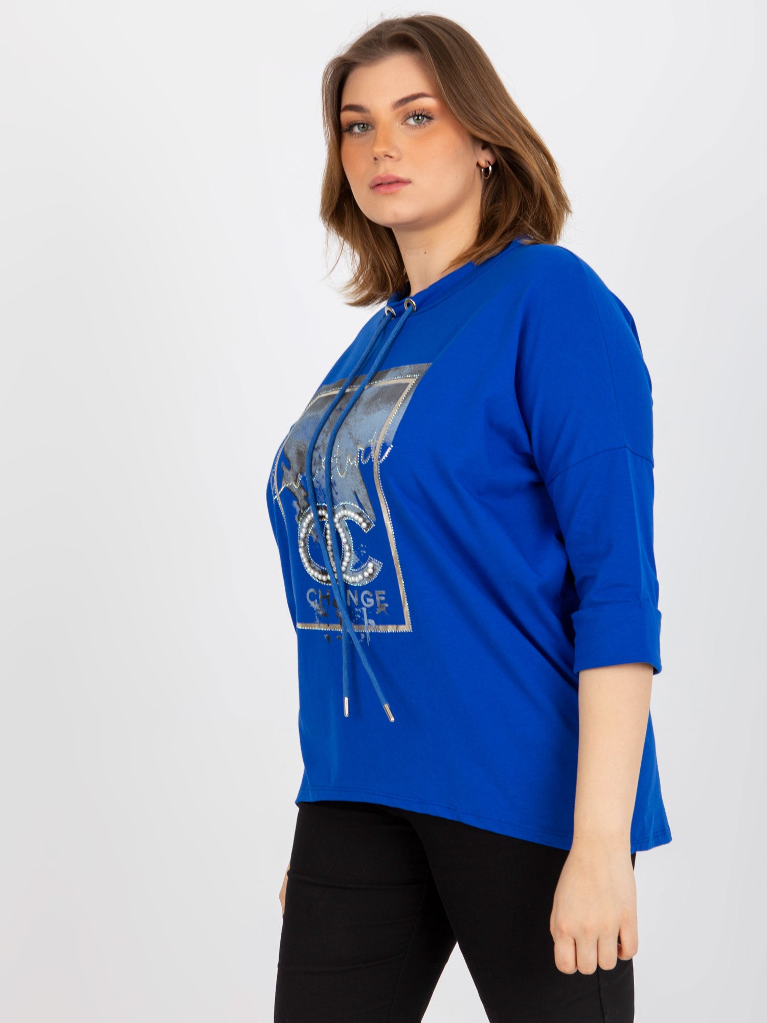 Ciemnoniebieska bluzka plus size z aplikacją