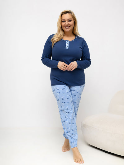 Ciemnoniebieska piżama plus size ze spodniami w róże