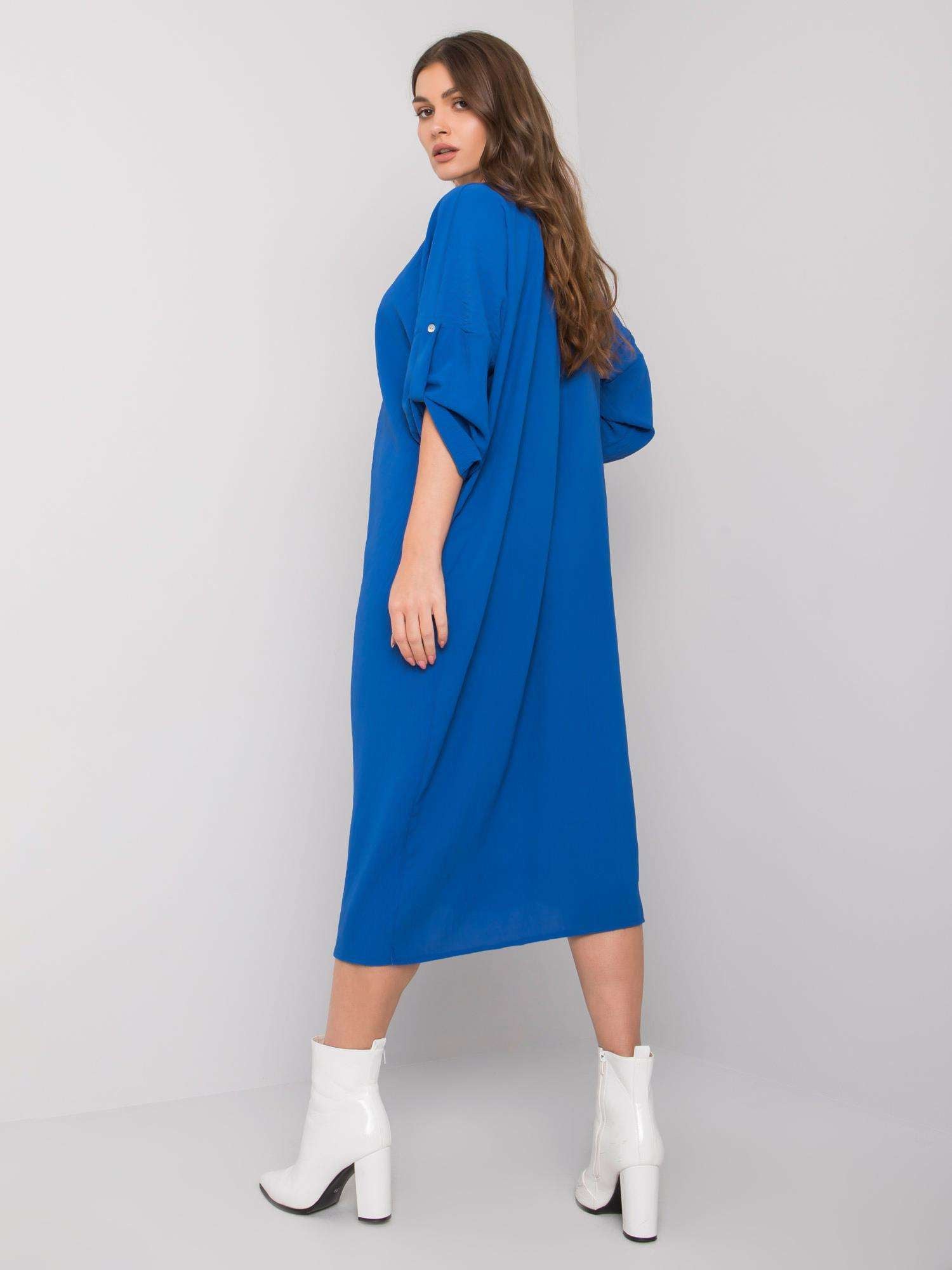 Ciemnoniebieska sukienka oversize