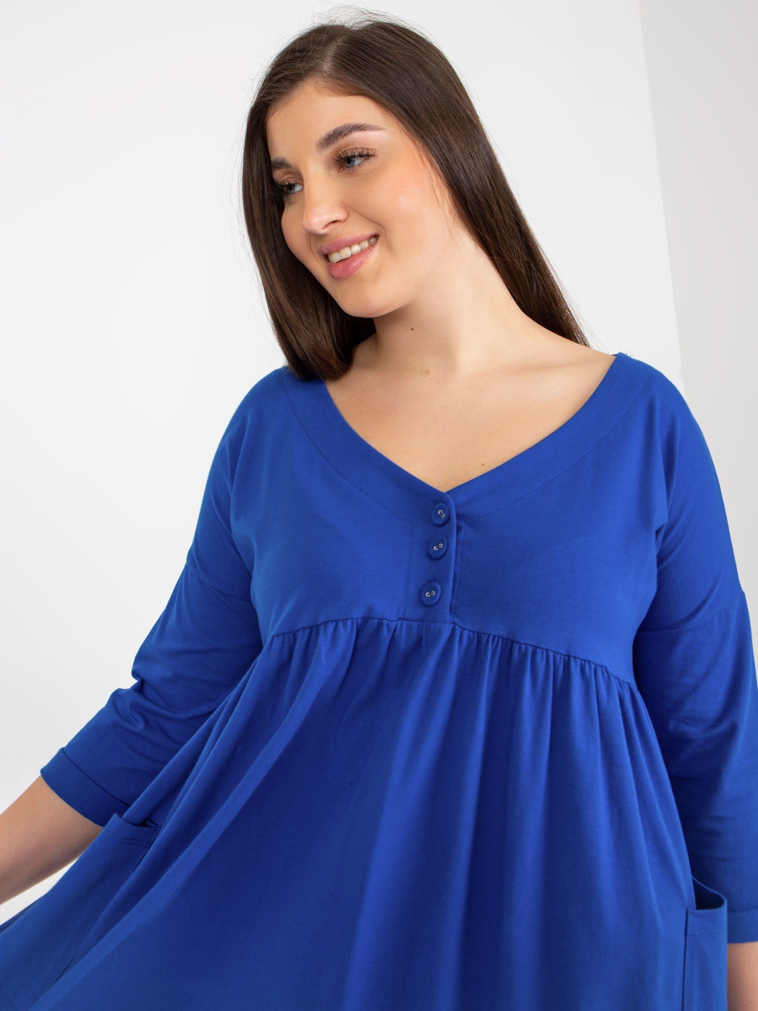 Ciemnoniebieska sukienka plus size basic z rękawem 3/4