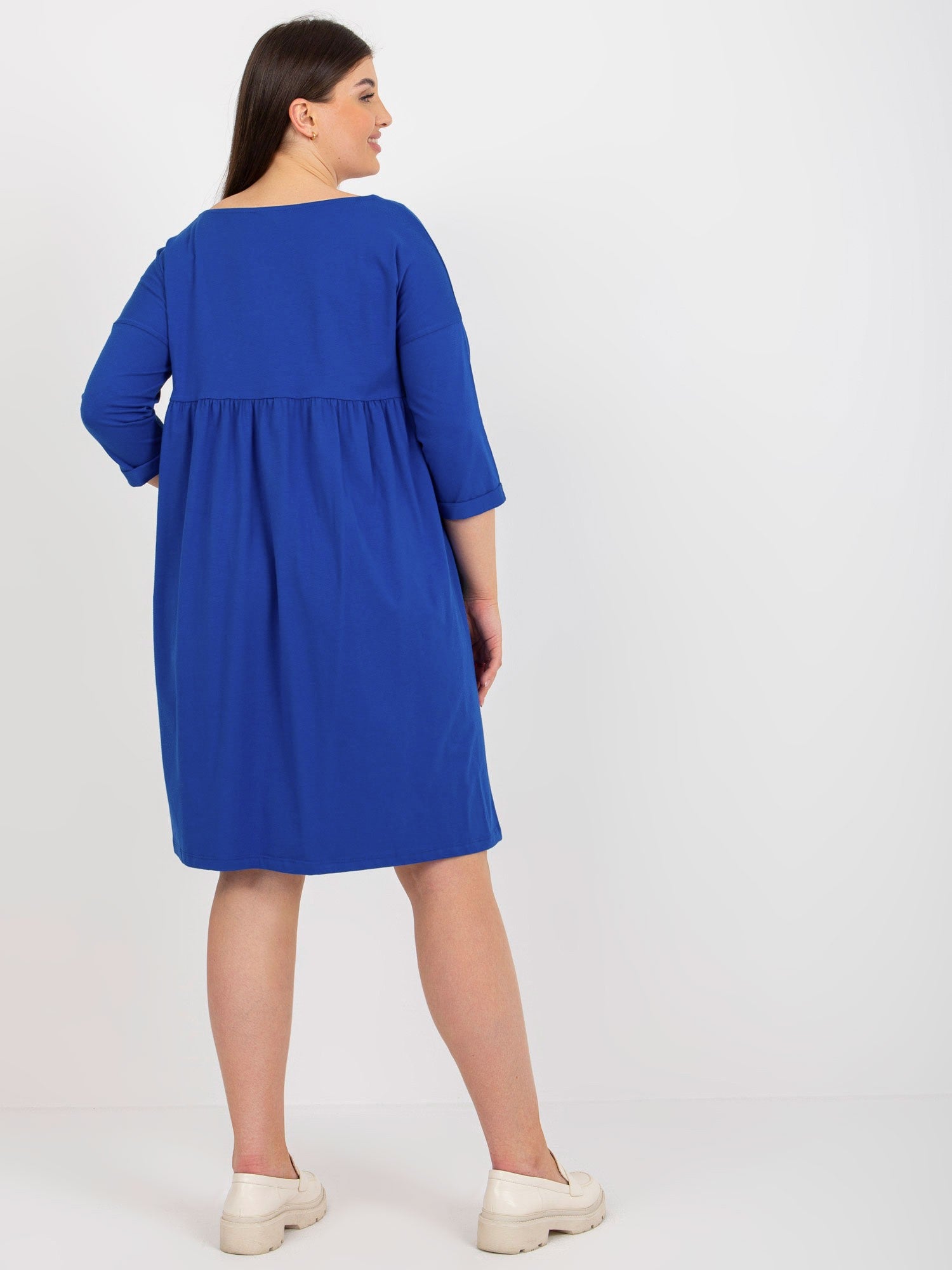 Ciemnoniebieska sukienka plus size basic z rękawem 3/4