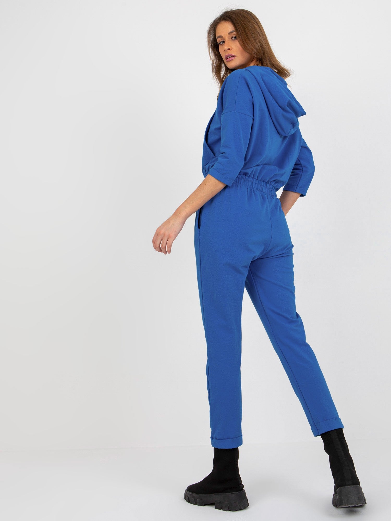 Ciemnoniebieski dresowy kombinezon ze spodniami i kapturem