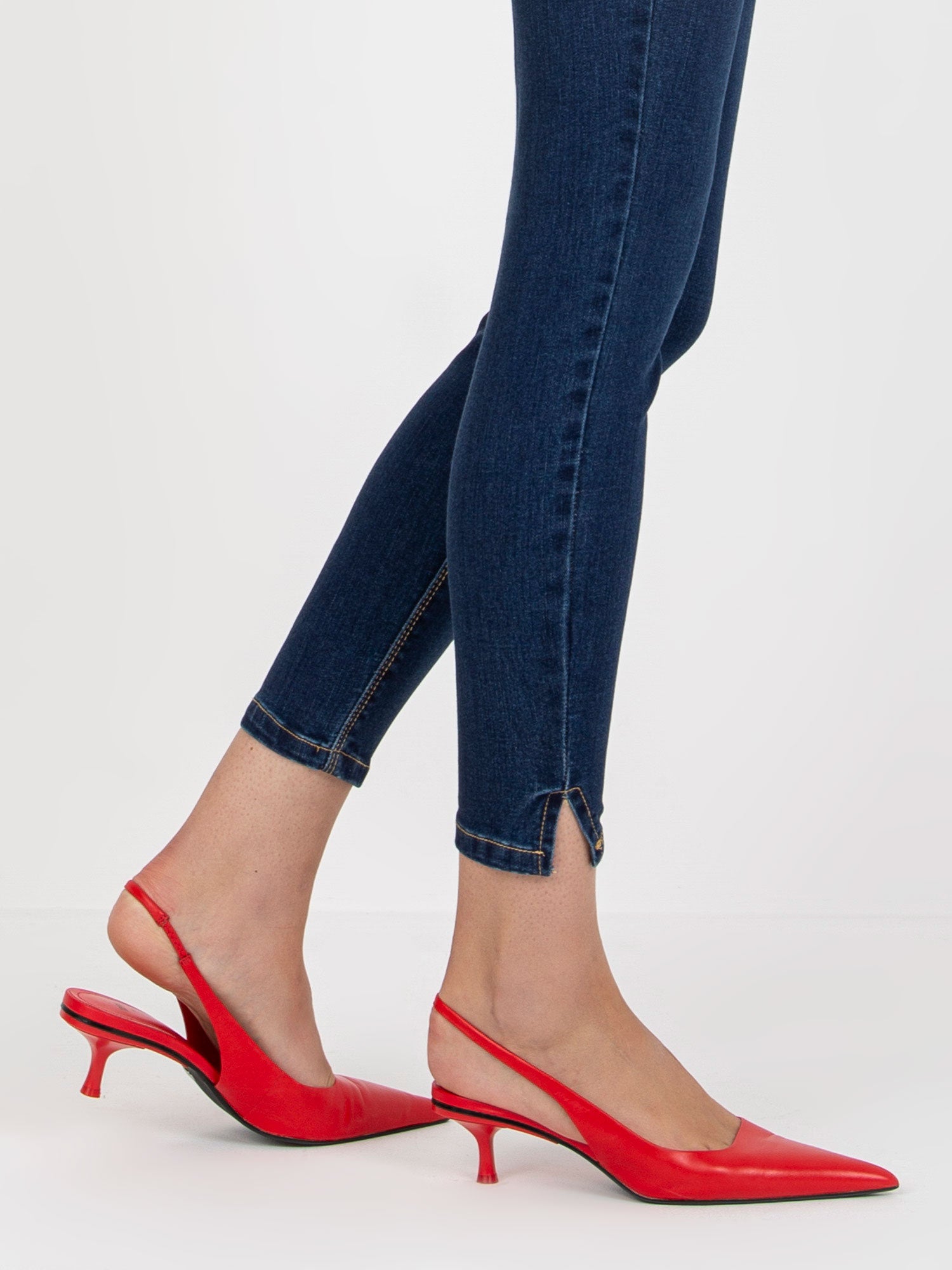 Ciemnoniebieskie spodnie jeansowe skinny STITCH & SOUL