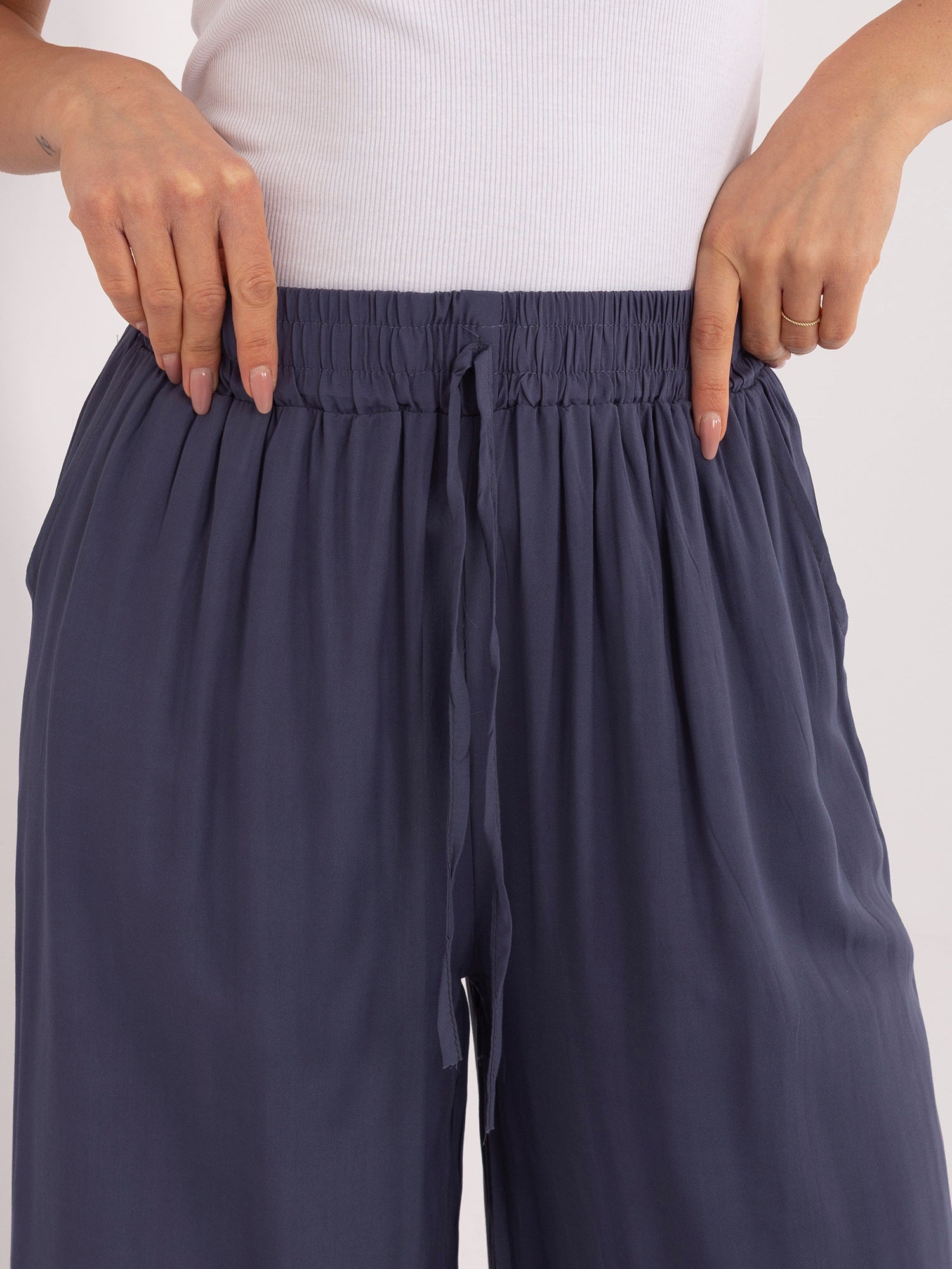 Ciemnoniebieskie letnie spodnie palazzo