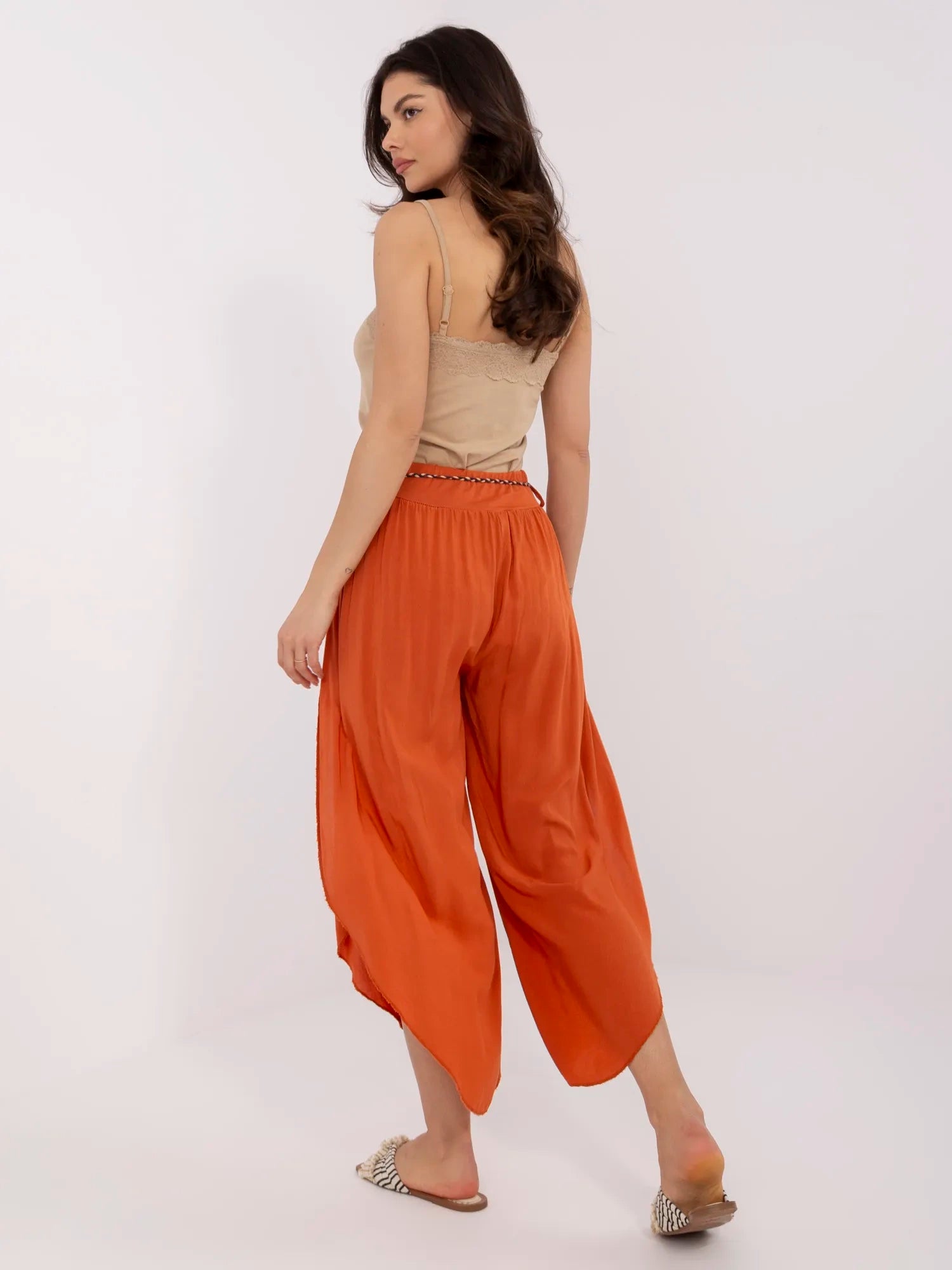 OCH BELLA Ciemnopomarańczowe letnie spodnie z rozcięciami