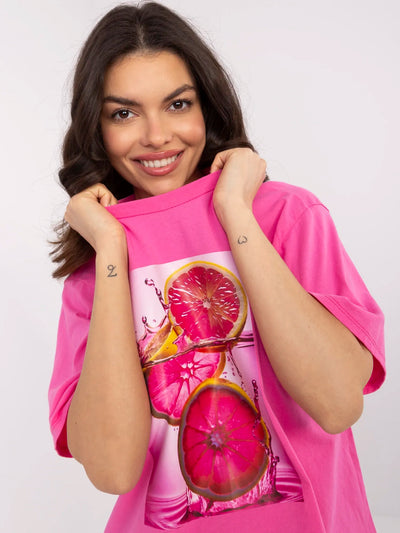 Ciemnoróżowy t-shirt oversize z motywem owoców