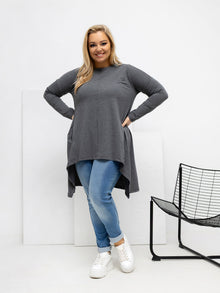 Ciemnoszara bluzka plus size z dłuższym tyłem