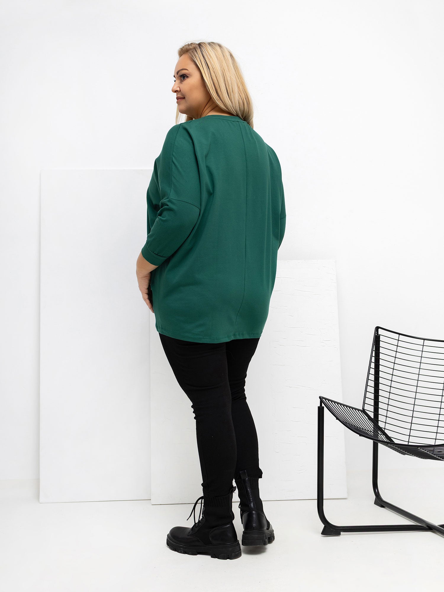 Ciemnozielona bluzka plus size z rękawem 3/4