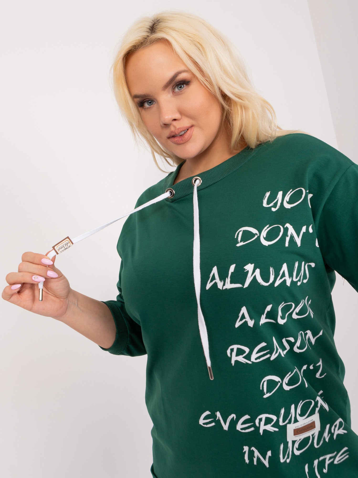 Ciemnozielona bluzka plus size z nadrukiem