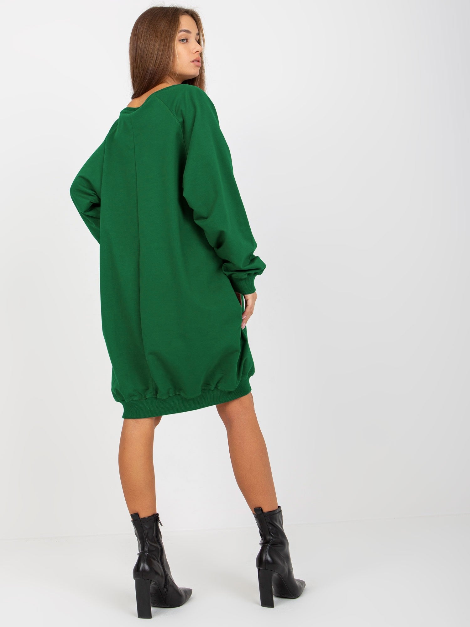 Ciemnozielona długa bluza oversize z aplikacją