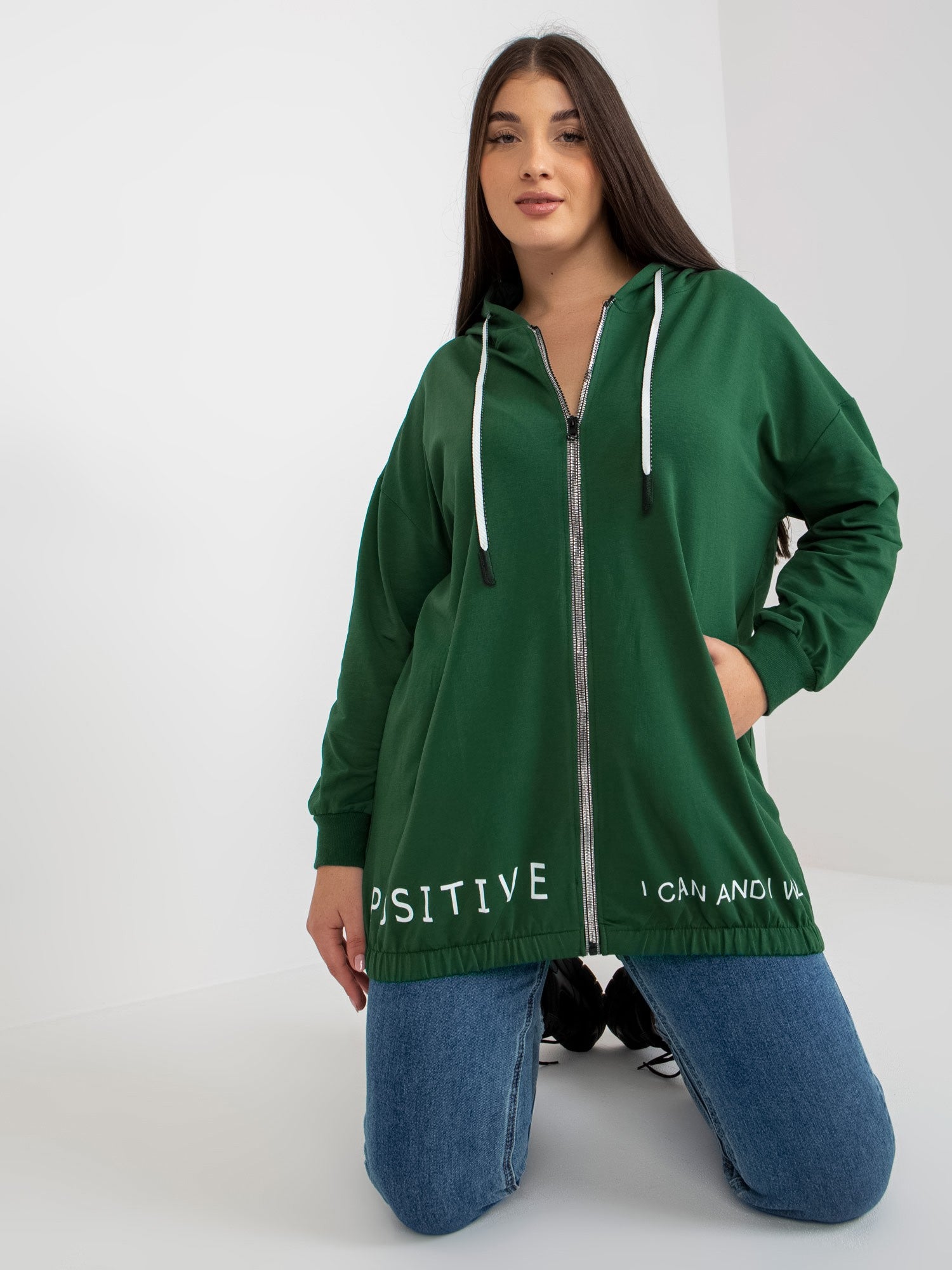 Ciemnozielona rozpinana bluza plua size z kapturem