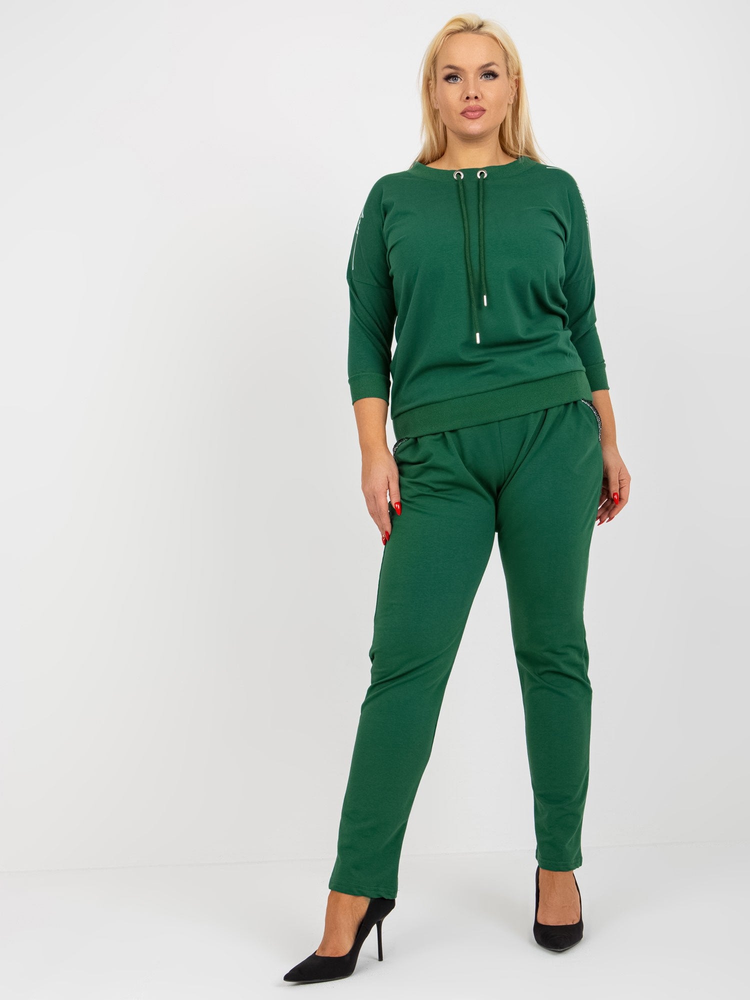 Ciemnozielone dresowe spodnie plus size z gumką w pasie Savage