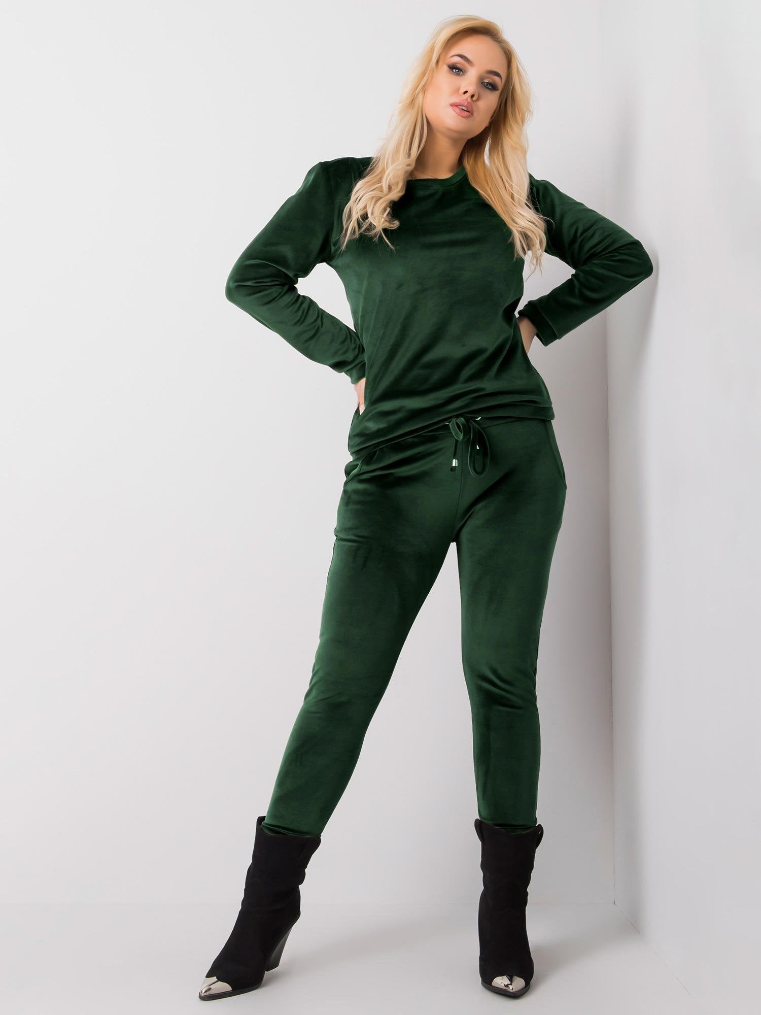 Ciemnozielony komplet welurowy plus size