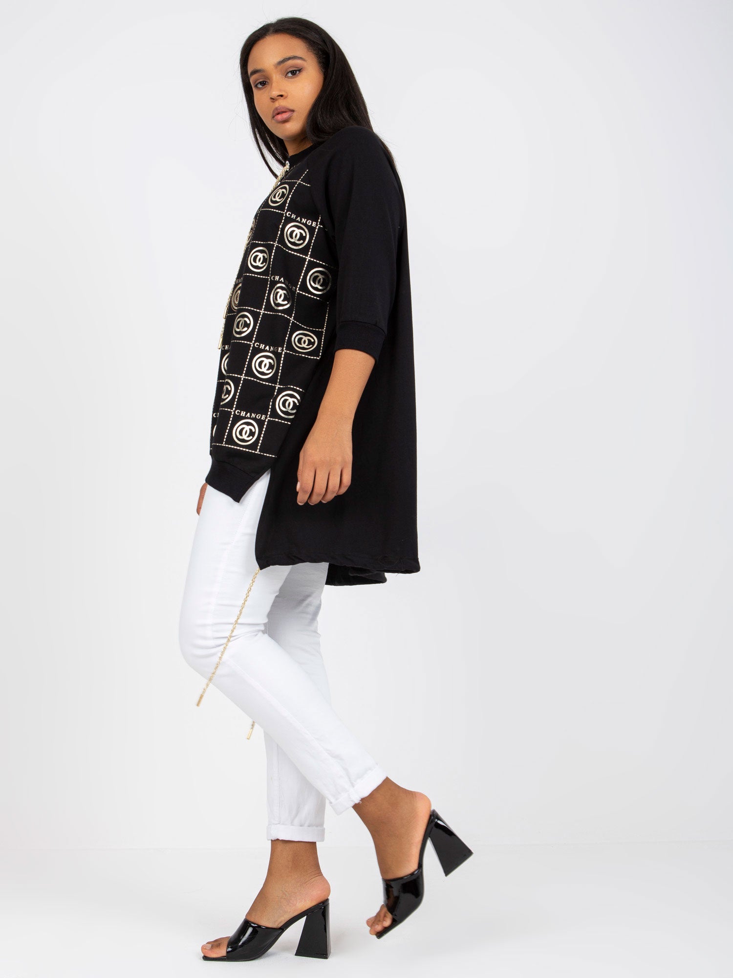 Czarna bluzka plus size z dłuższym tyłem