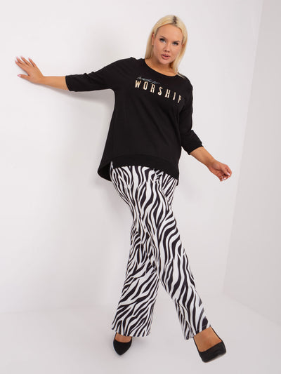 Czarna asymetryczna bluzka plus size z aplikacją