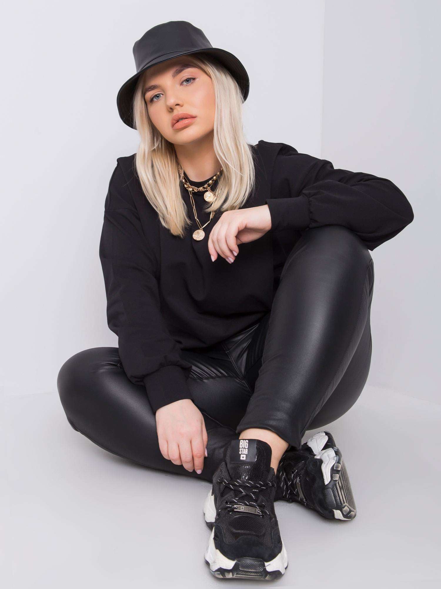Czarna gładka bluza plus size