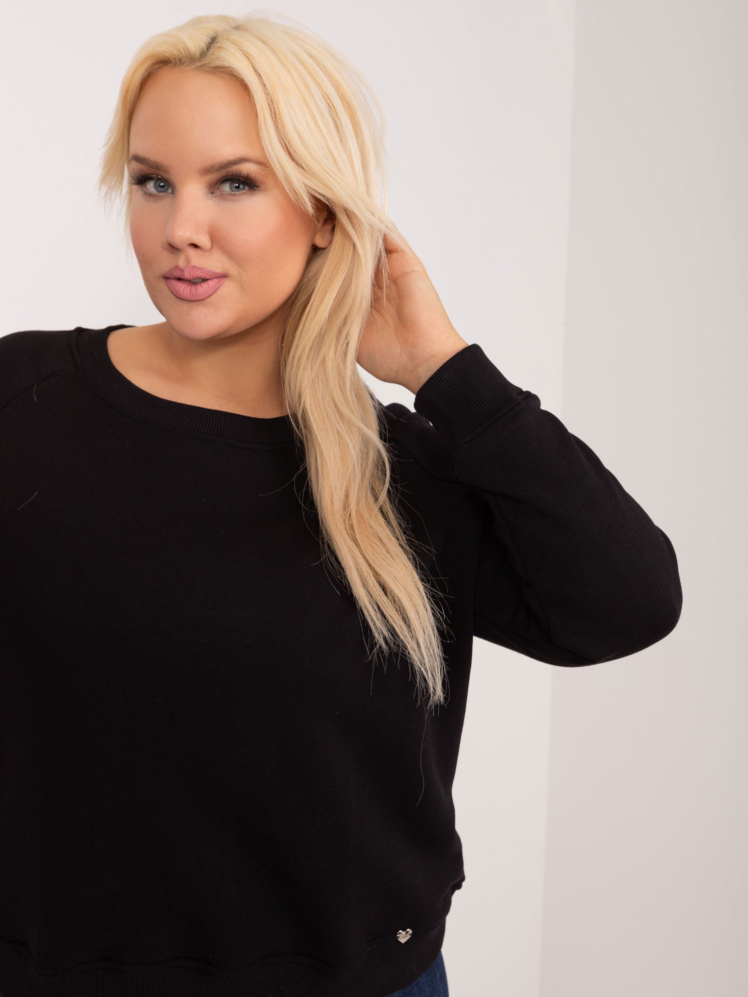 Czarna bluza plus size bez kaptura