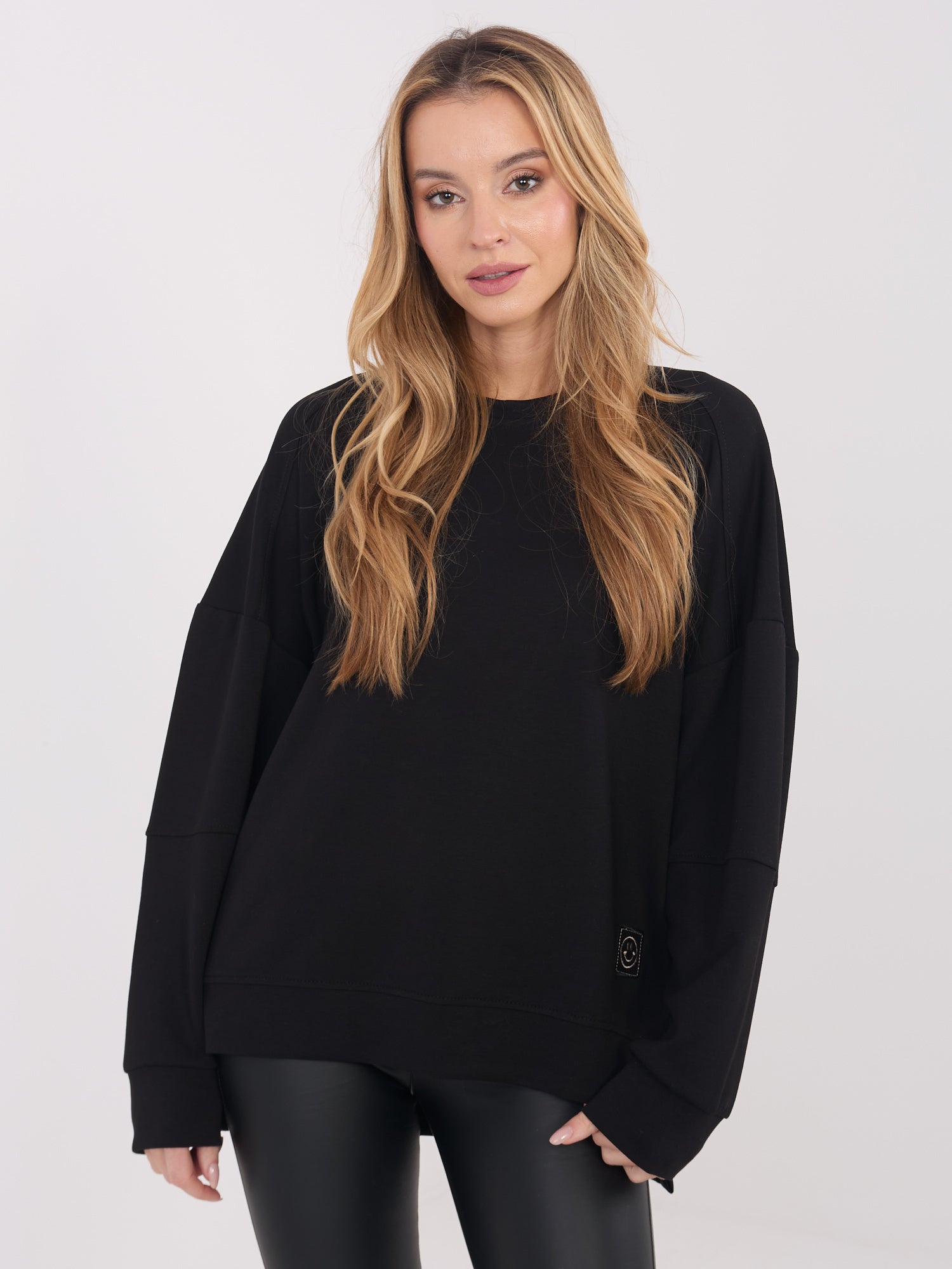 RUE PARIS Czarna bluza oversize z naszywką