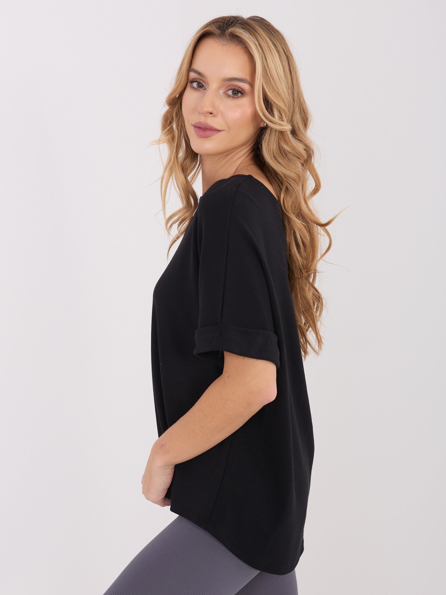 Czarna bluzka basic z domieszką modalu