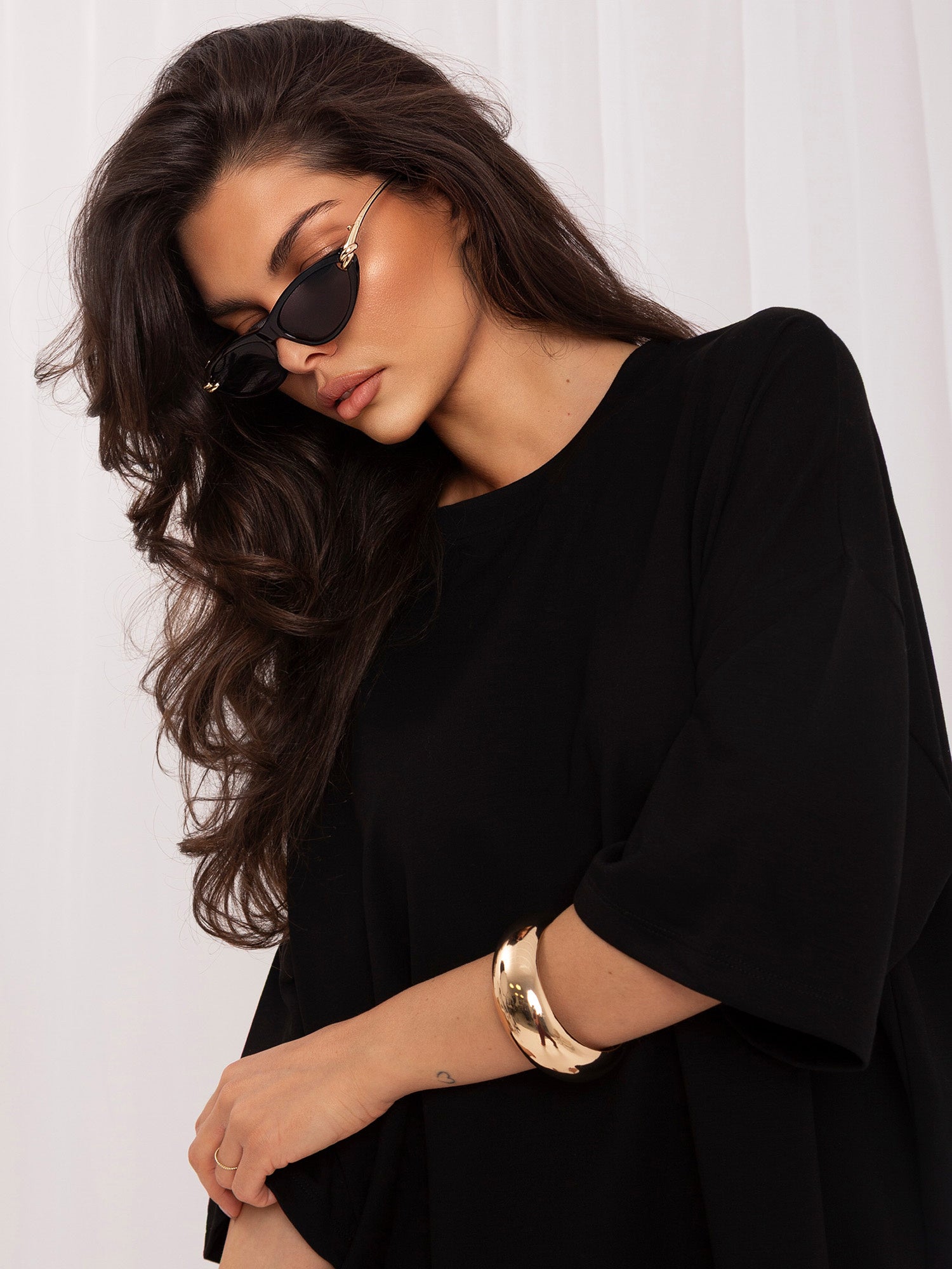 RUE PARIS Czarna bluzka basic z miękkiego materiału