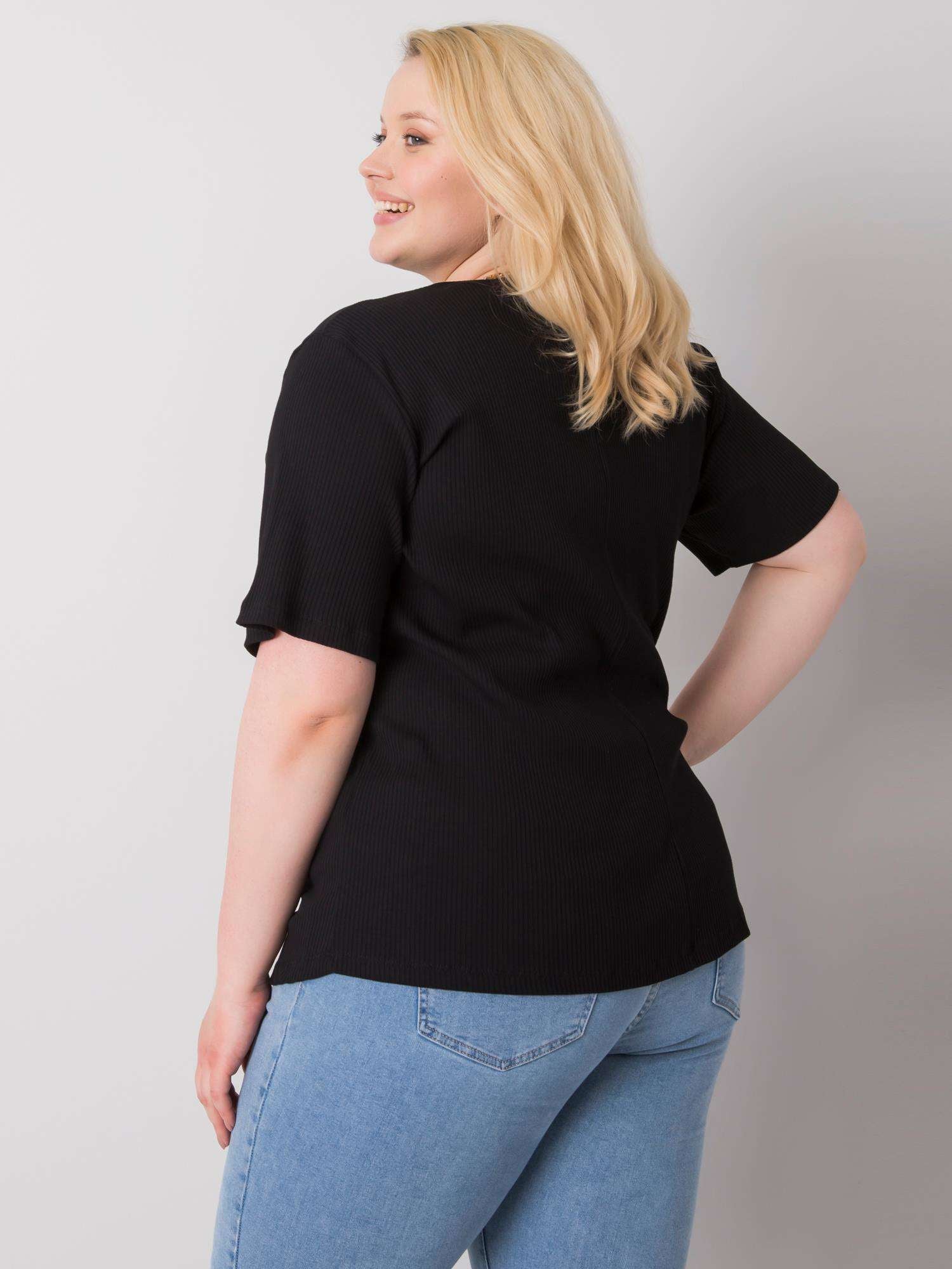 Czarna bluzka plus size w prążek