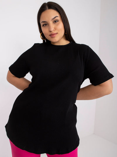 Czarna bluzka plus size w prążek