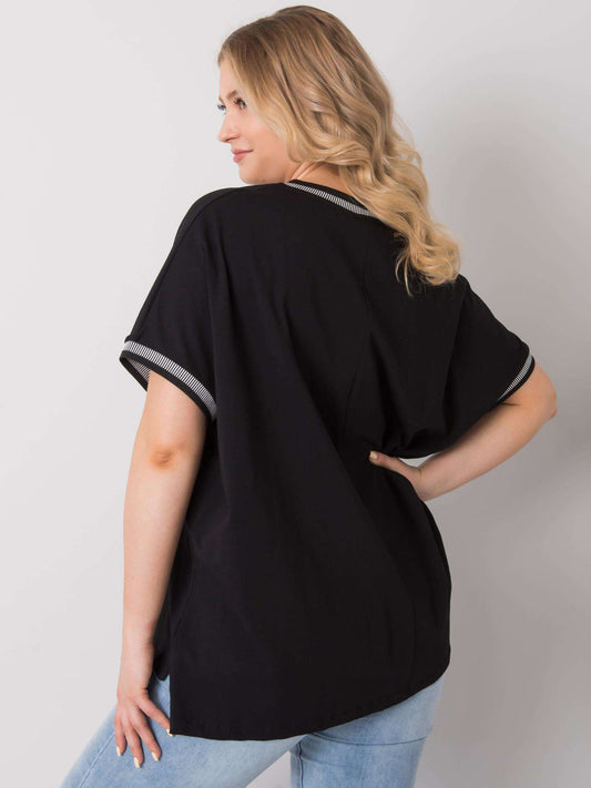 Czarna damska bluzka plus size z aplikacją