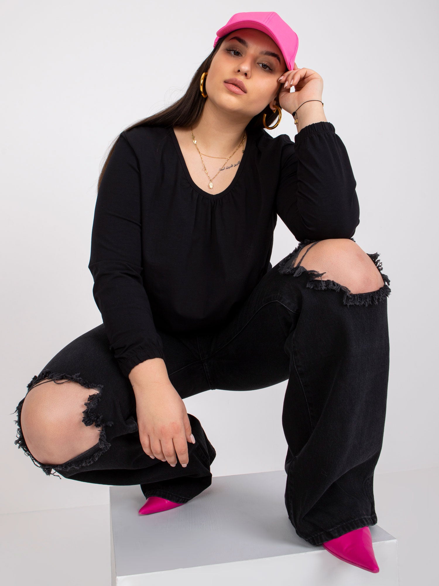 Czarna bluzka plus size z bawełny