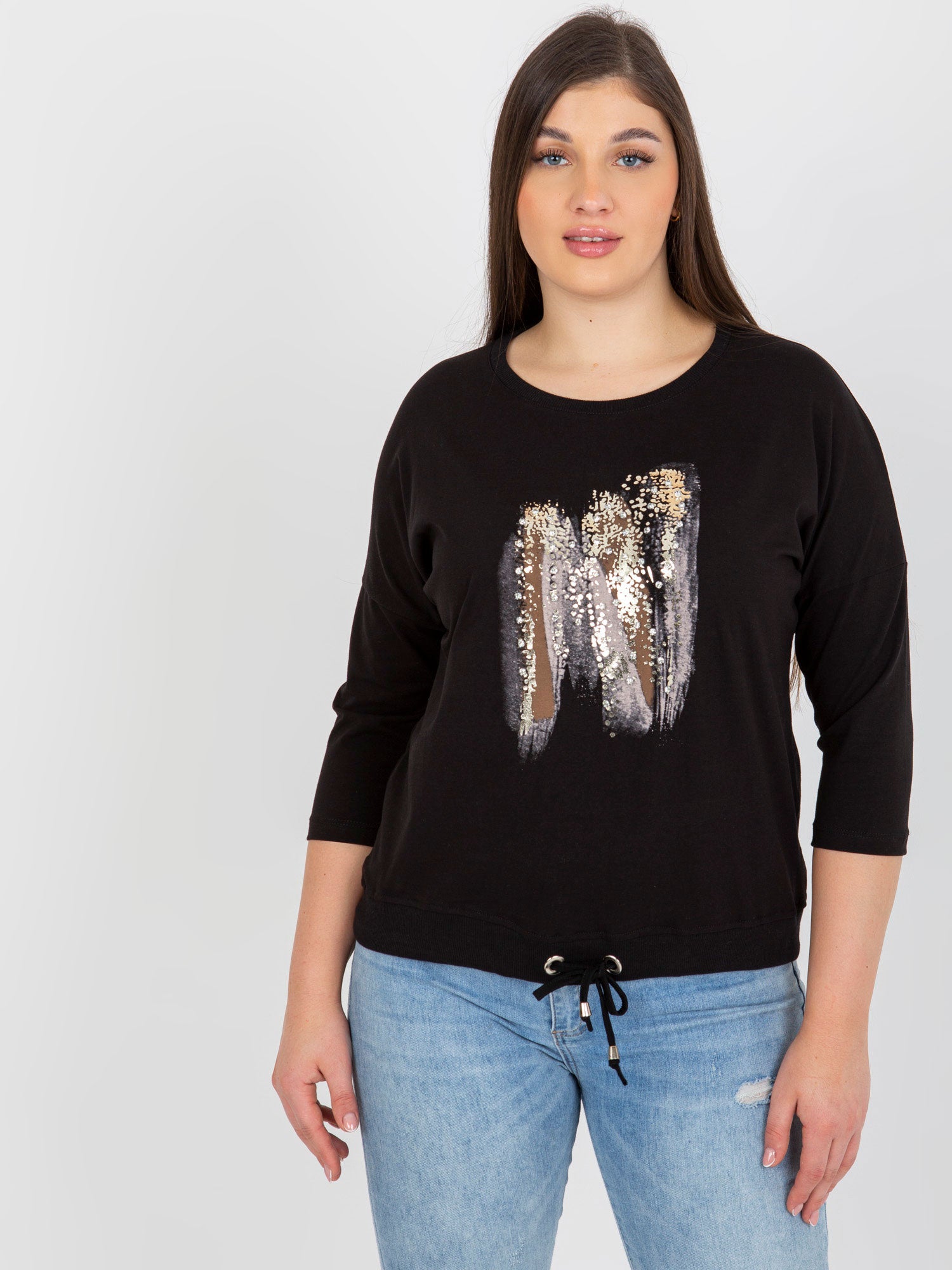 Czarna bluzka plus size z błyszczącym printem