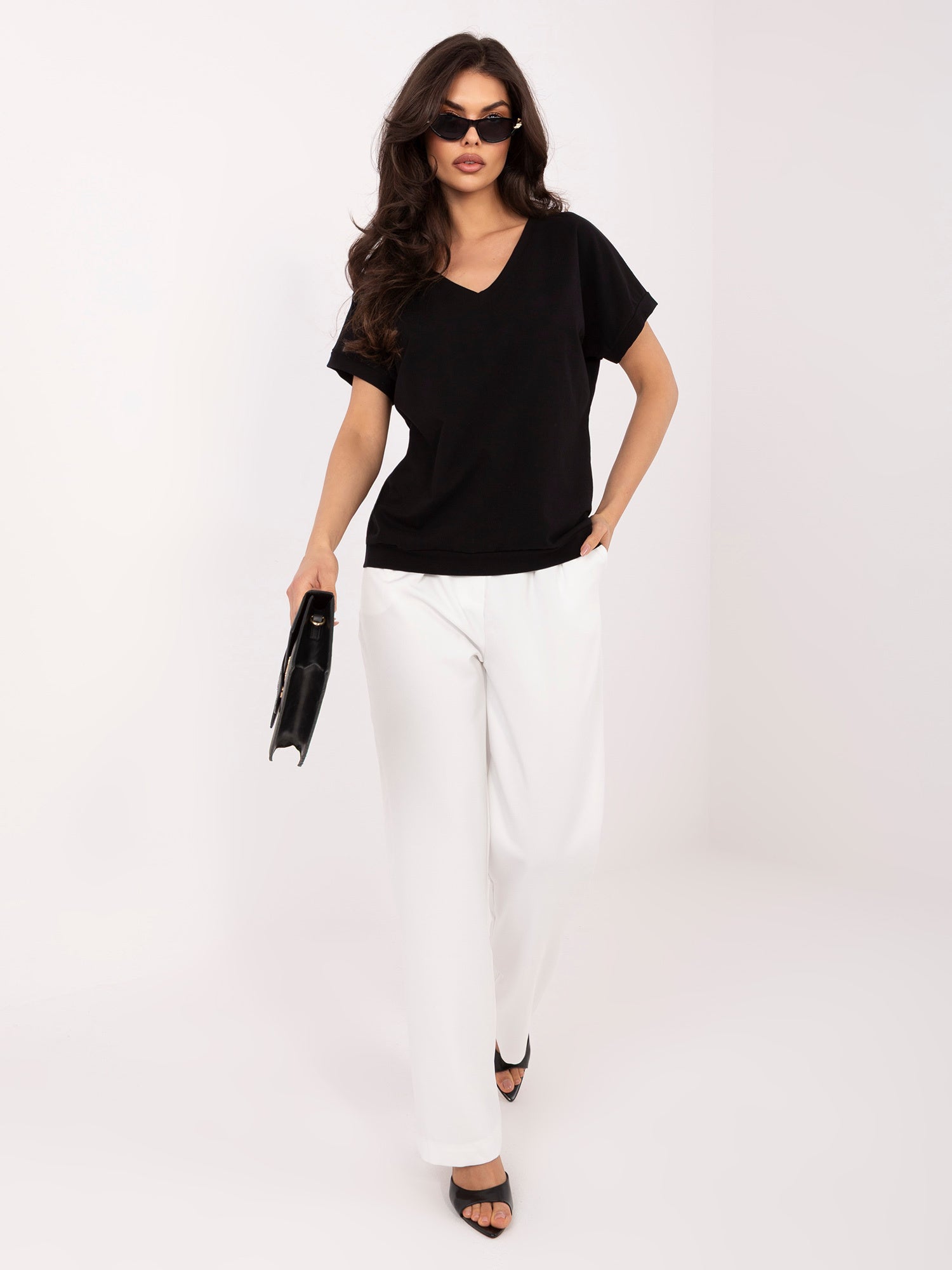RUE PARIS Czarna damska bluzka oversize z dekoltem V