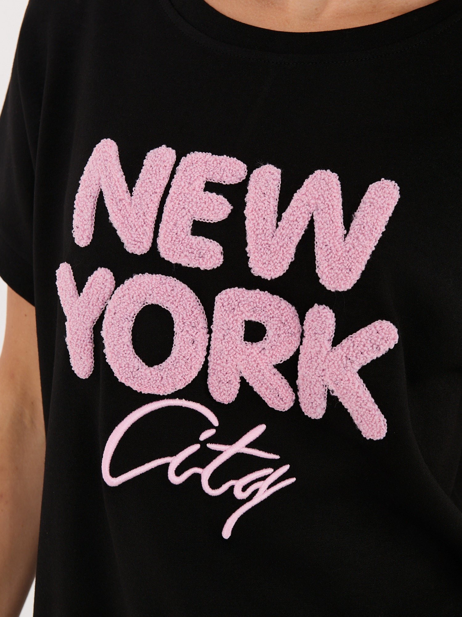 RUE PARIS Czarna damska bluzka z napisem New York