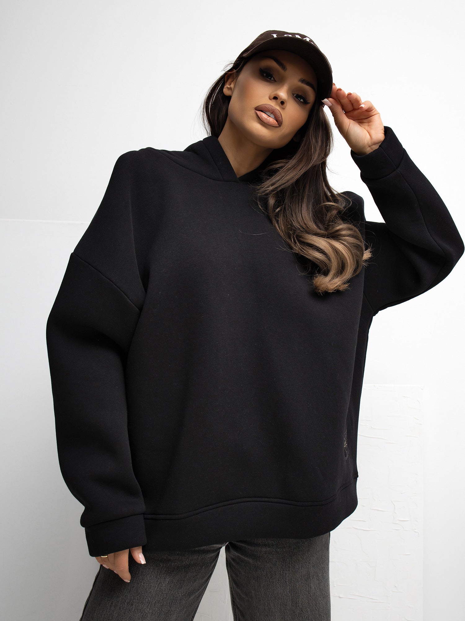 RUE PARIS Czarna ocieplana bluza basic z kapturem