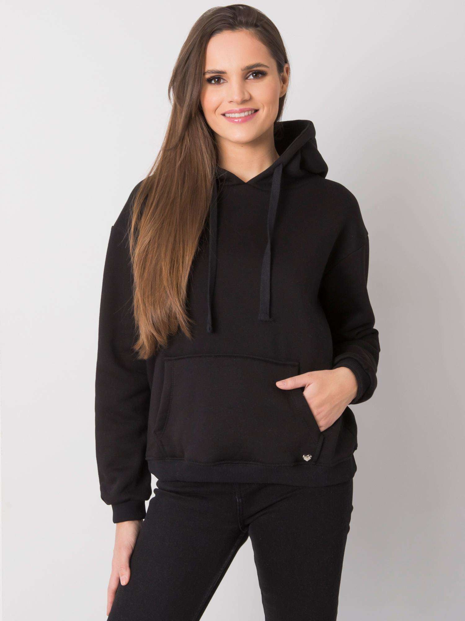 Czarna bluza kangurka basic