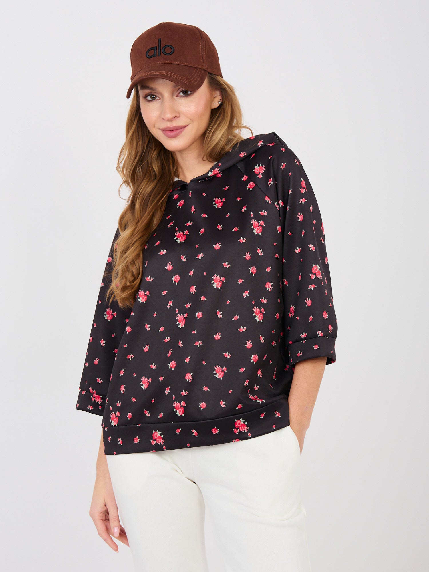 Czarna damska bluza oversize z rękawem 3/4