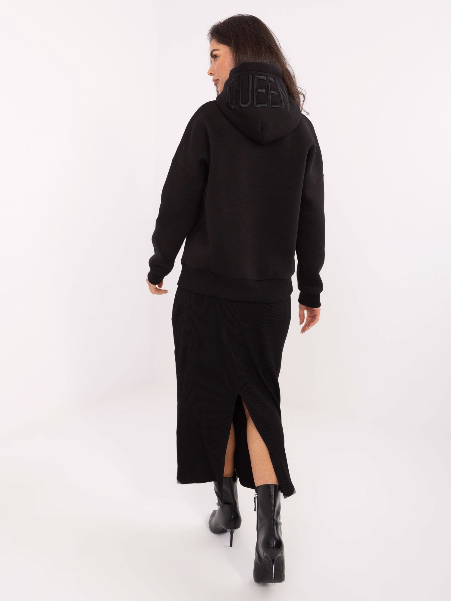 Czarna dresowa bluza oversize z ociepleniem