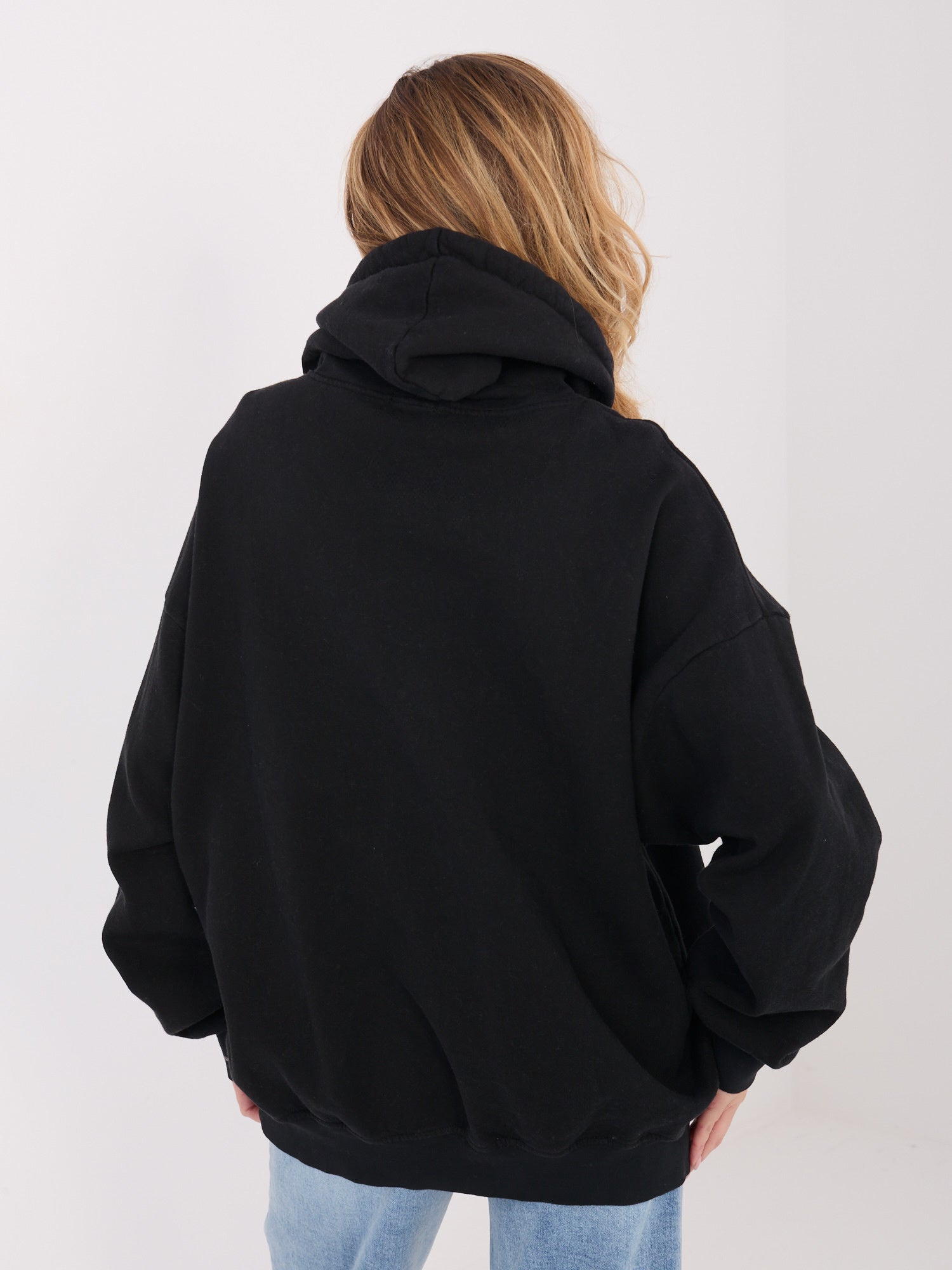Czarna długa bluza oversize z napisem
