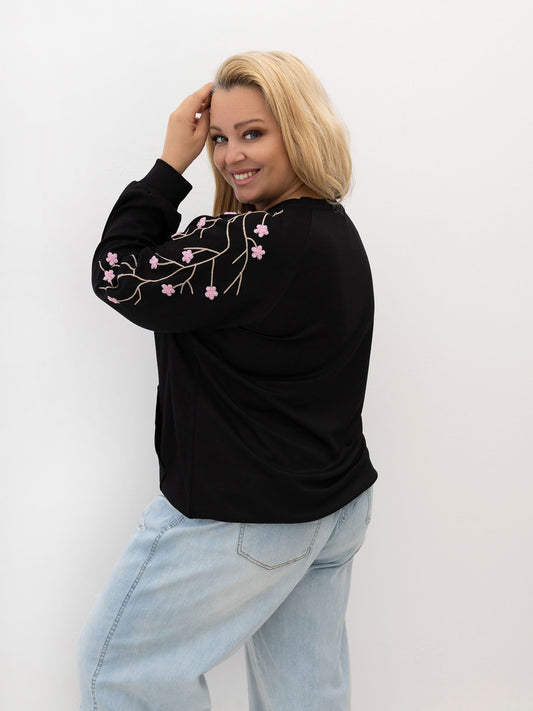 Czarna damska bluza kangurka plus size