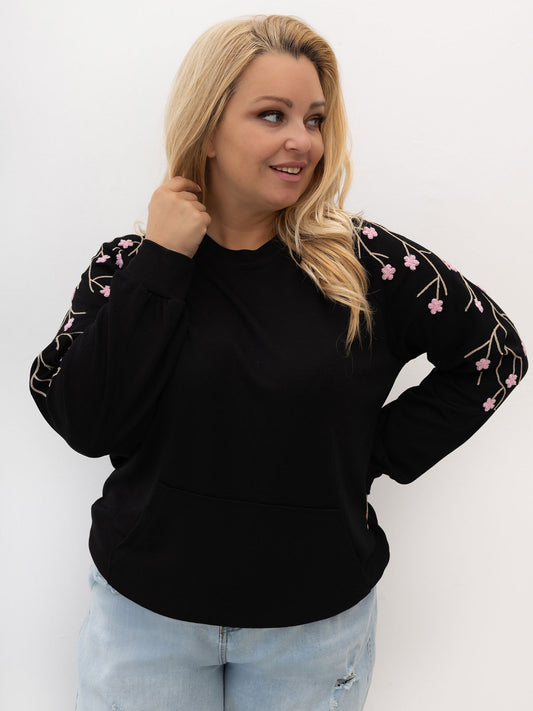 Czarna damska bluza kangurka plus size