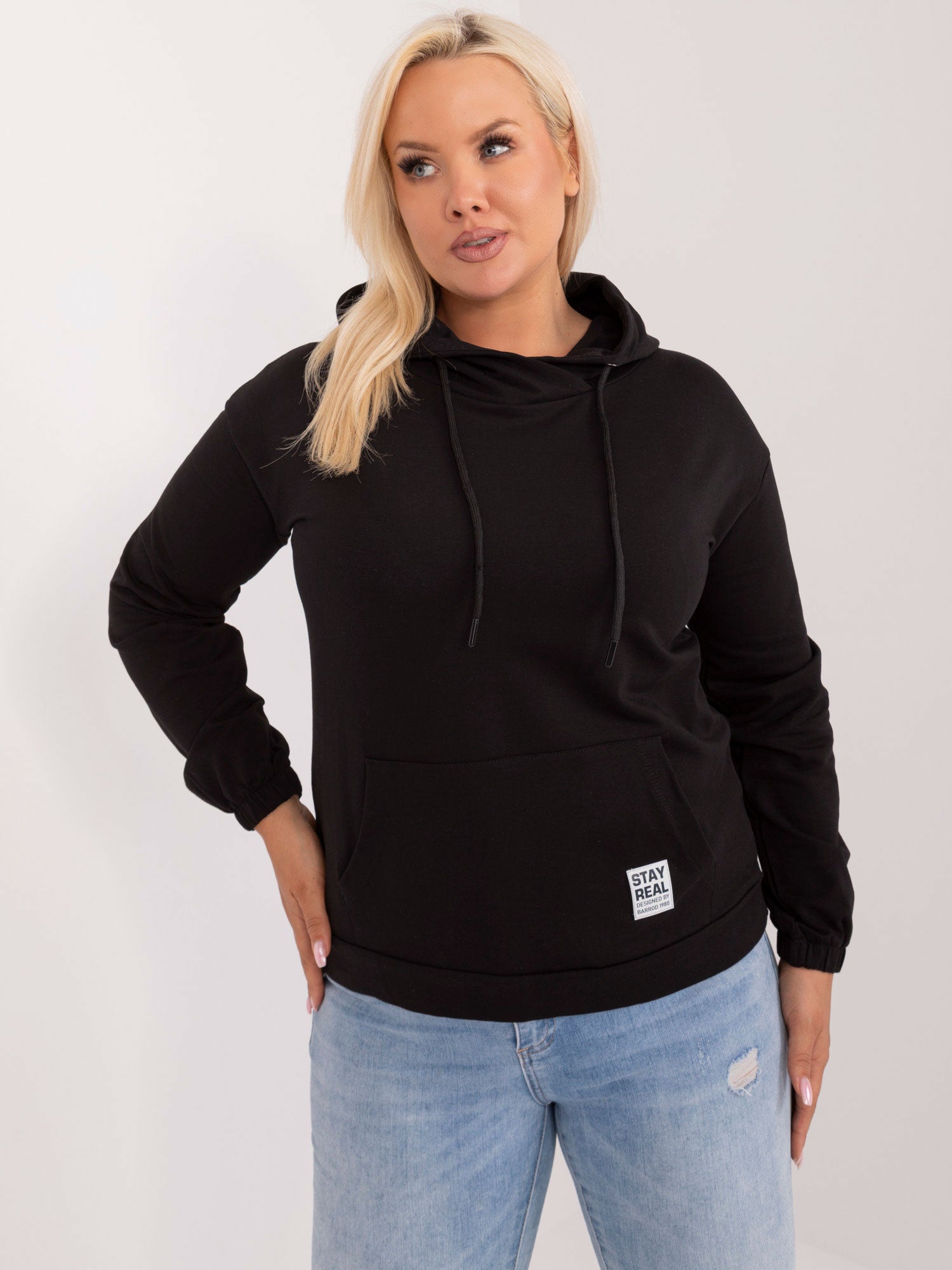 Czarna bawełniana bluza plus size kangurka