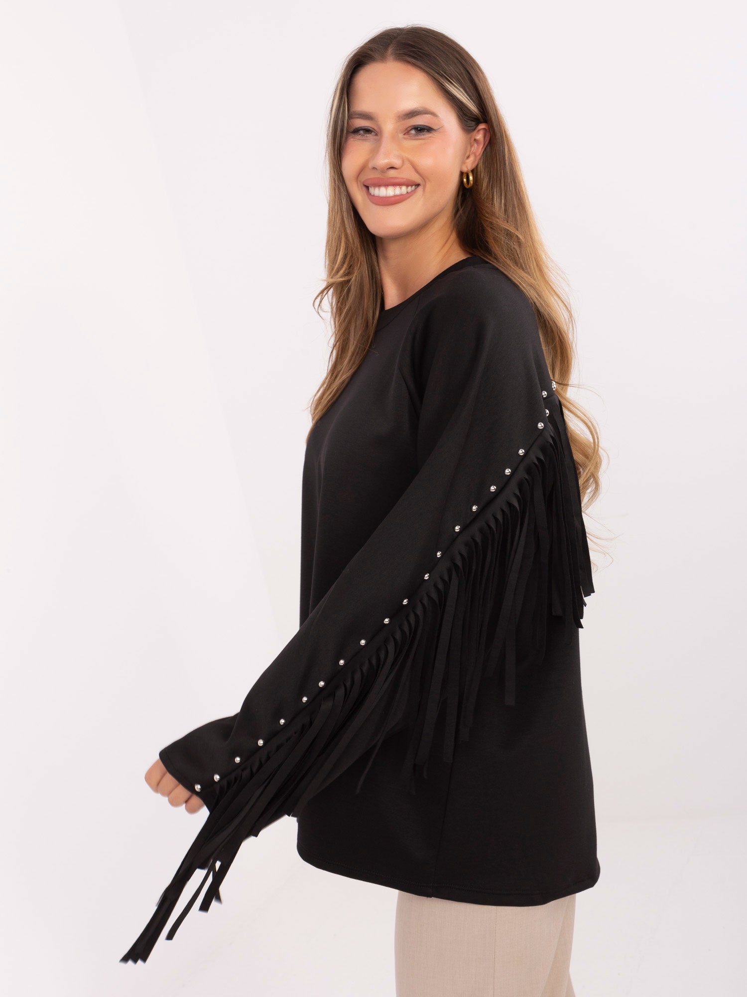 Czarna bluza oversize z frędzlami