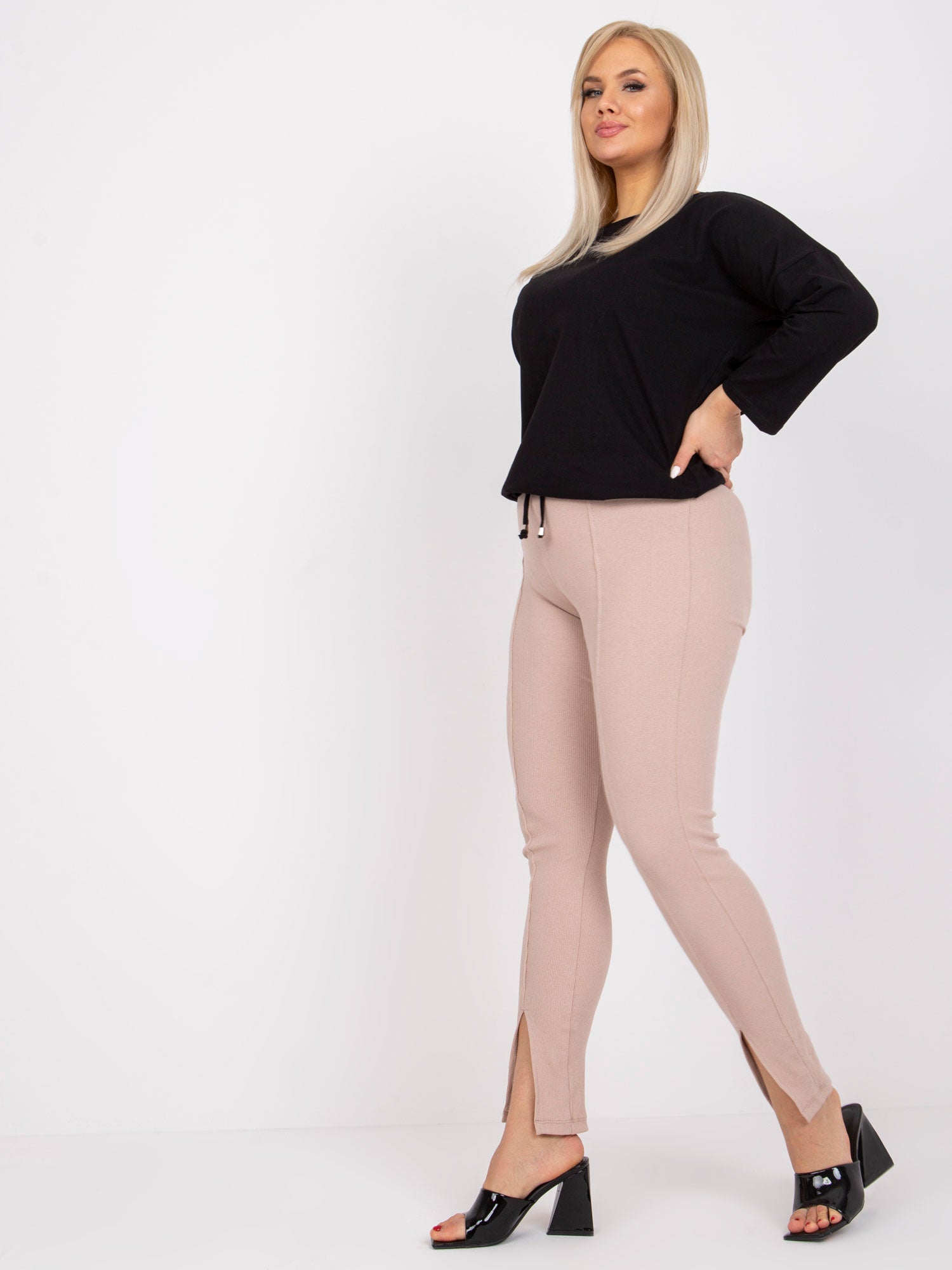 Czarna bluzka plus size z bawełny