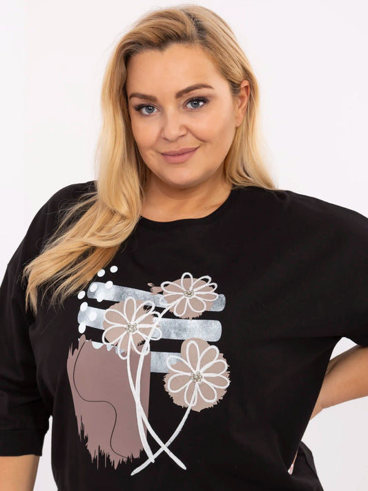 Czarna bluzka plus size z wyhaftowanymi kwiatami