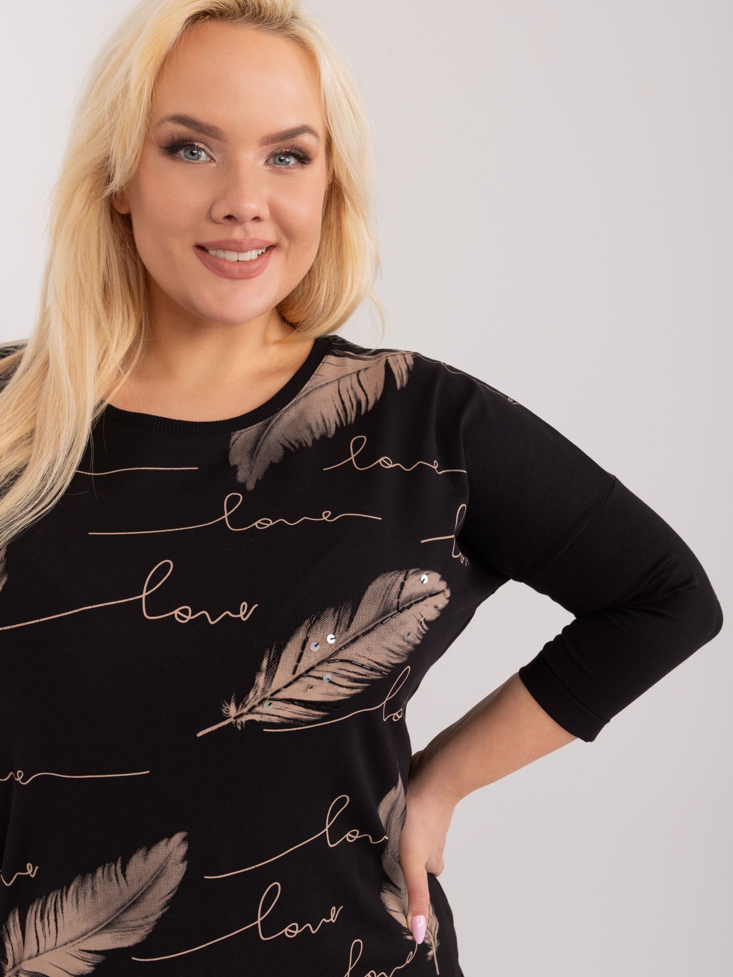 Czarna damska bluzka plus size z rękawem 3/4