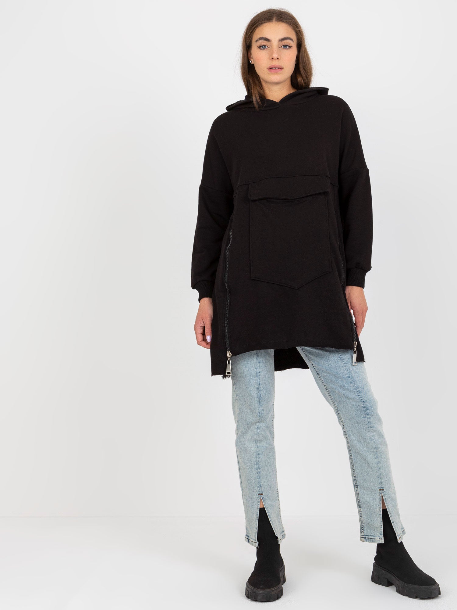 Czarna damska bluza basic z kapturem