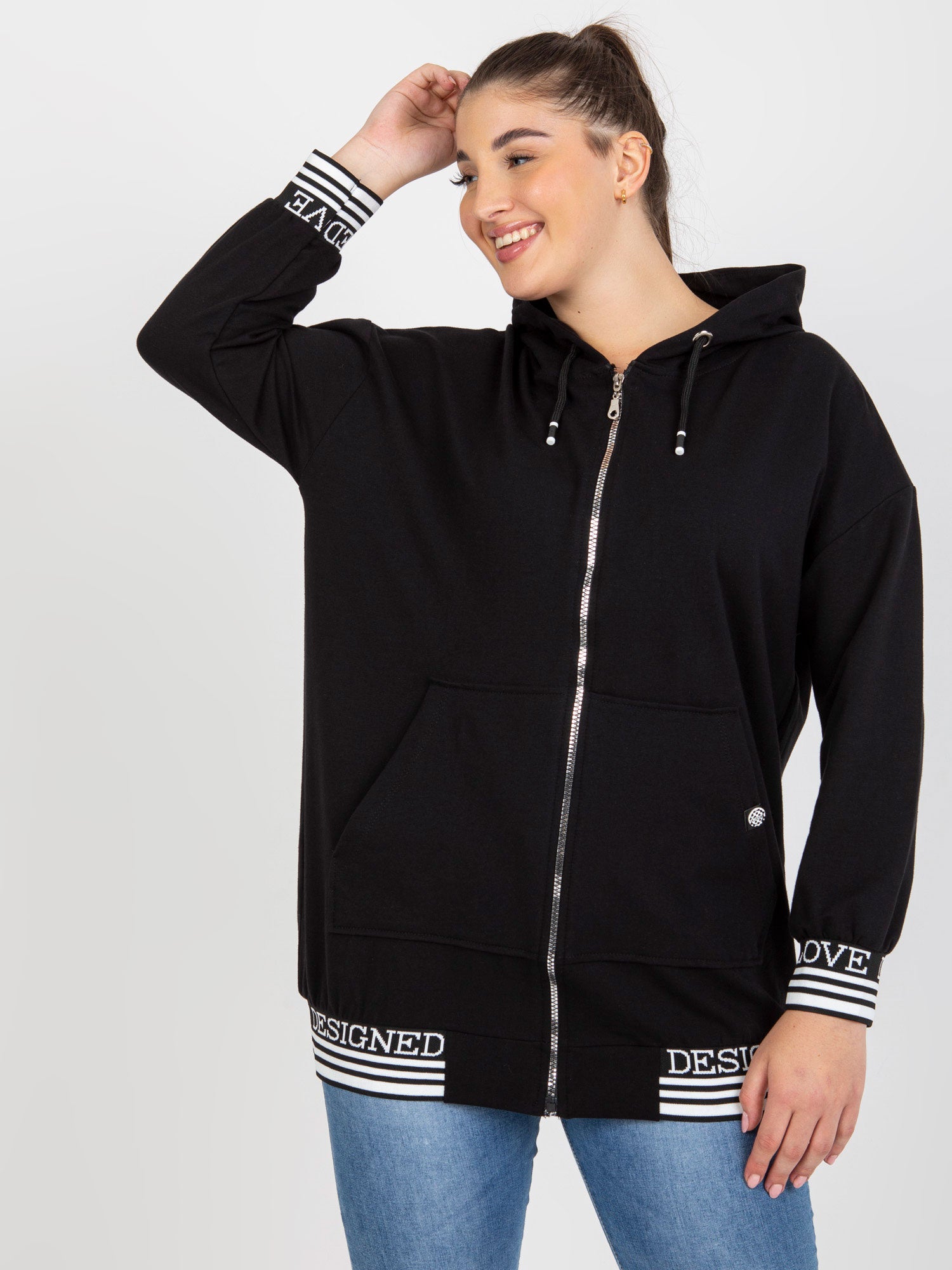 Czarna damska rozpinana bluza plus size z kapturem