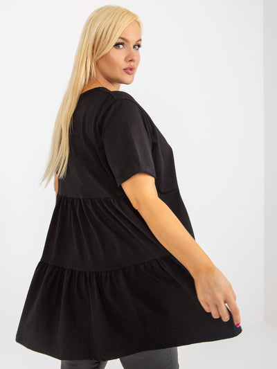 Czarna długa bluzka plus size basic z falbaną