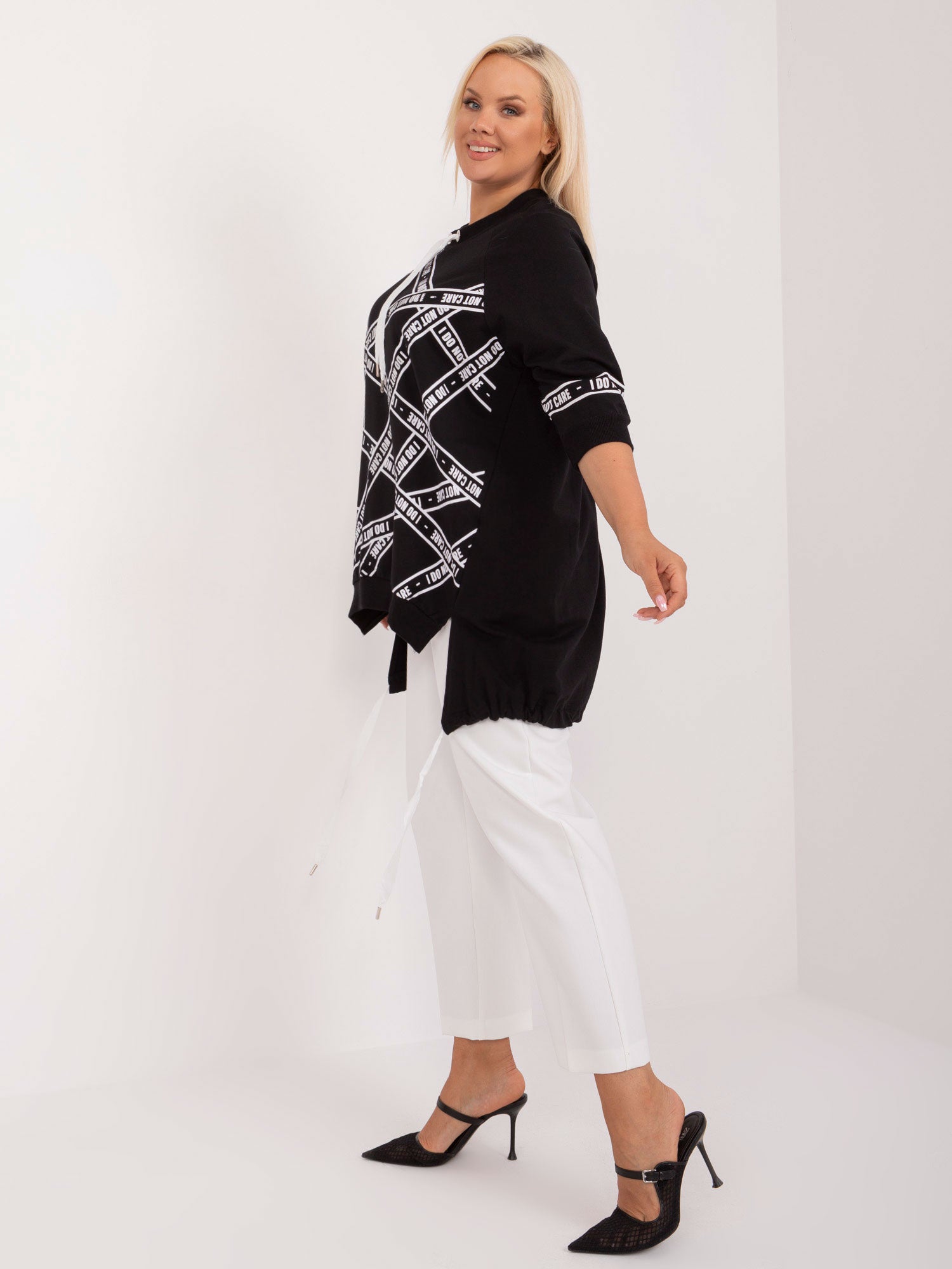 Czarna długa bluzka plus size z rękawem 3/4