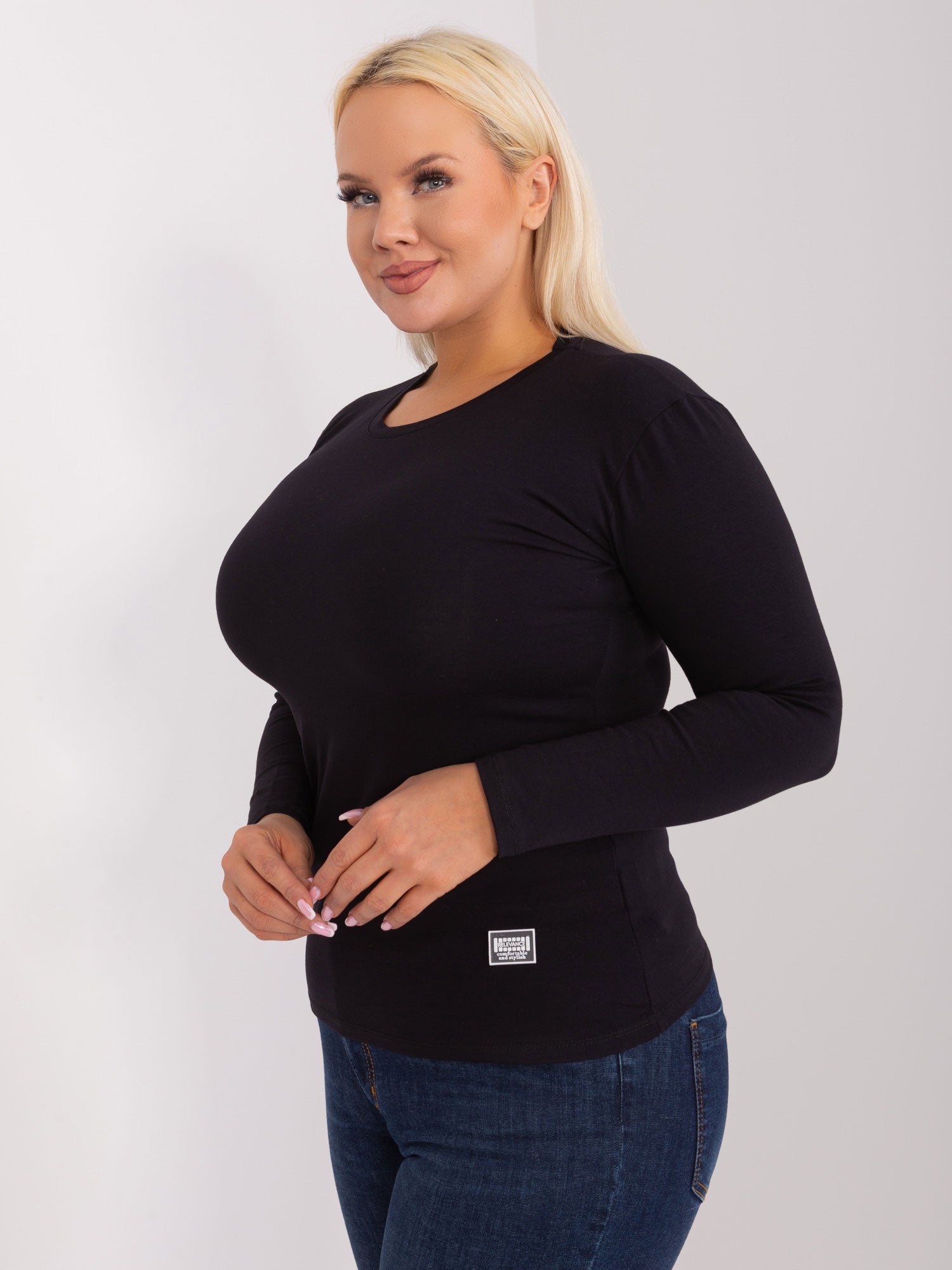 Czarna bluzka plus size z długim rękawem